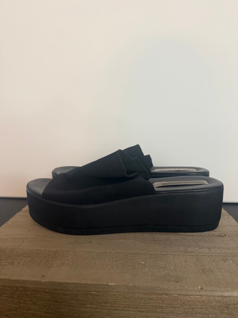 Steve Madden Women’s 8 Black Slinky Platform Sandals Y2K Inspired